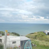 camping-omaha-beach-vierville-sur-mer-s2q2k