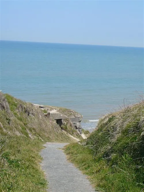 camping-omaha-beach-vierville-sur-mer-zhrnx