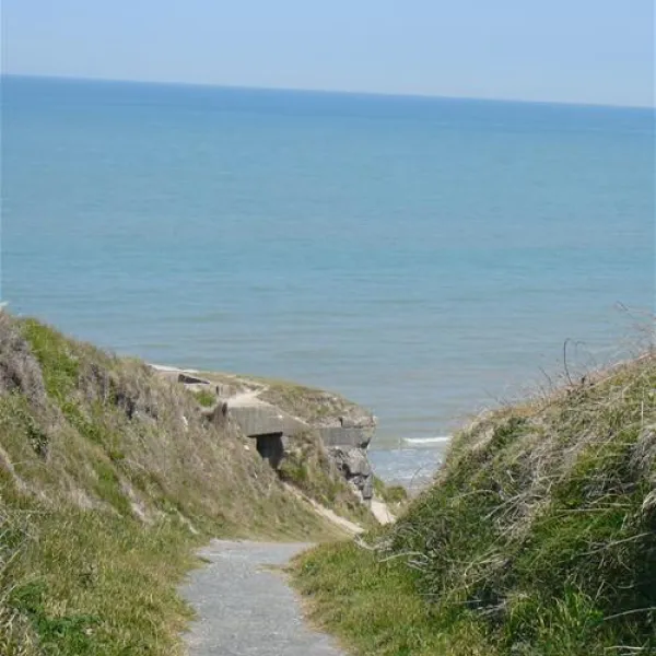 camping-omaha-beach-vierville-sur-mer-zhrnx