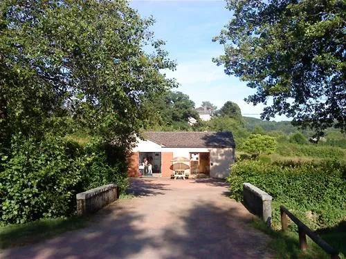 camping-municipal-du-pont-de-bussy-anost-nhucu