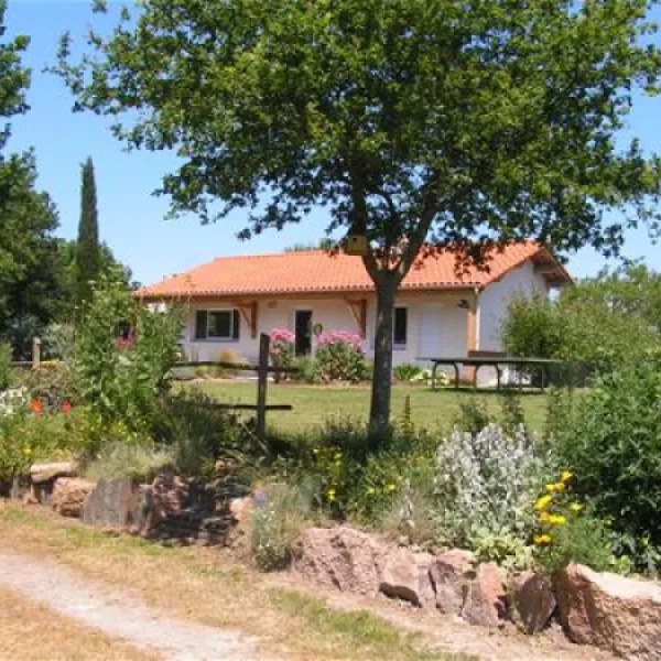 camping-rural-le-relais-des-garennes-montbert-wmwam