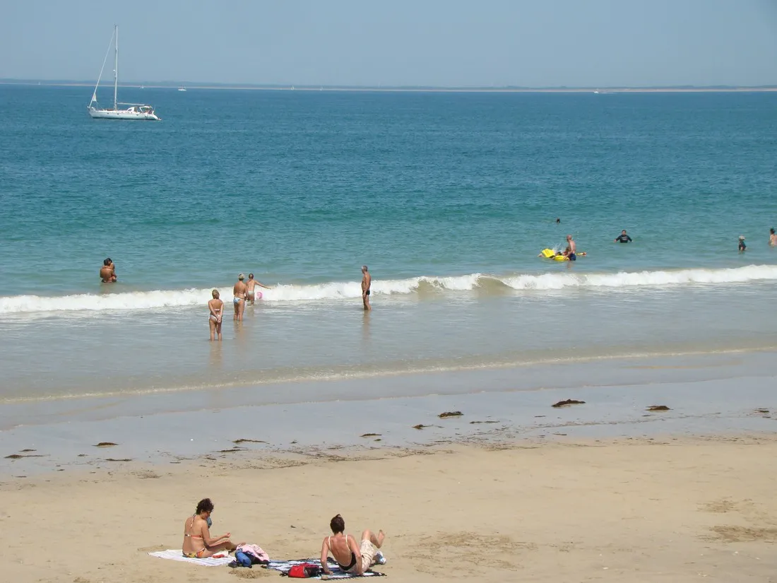 camping-les-chardons-bleus-sainte-marie-de-r-akbjm