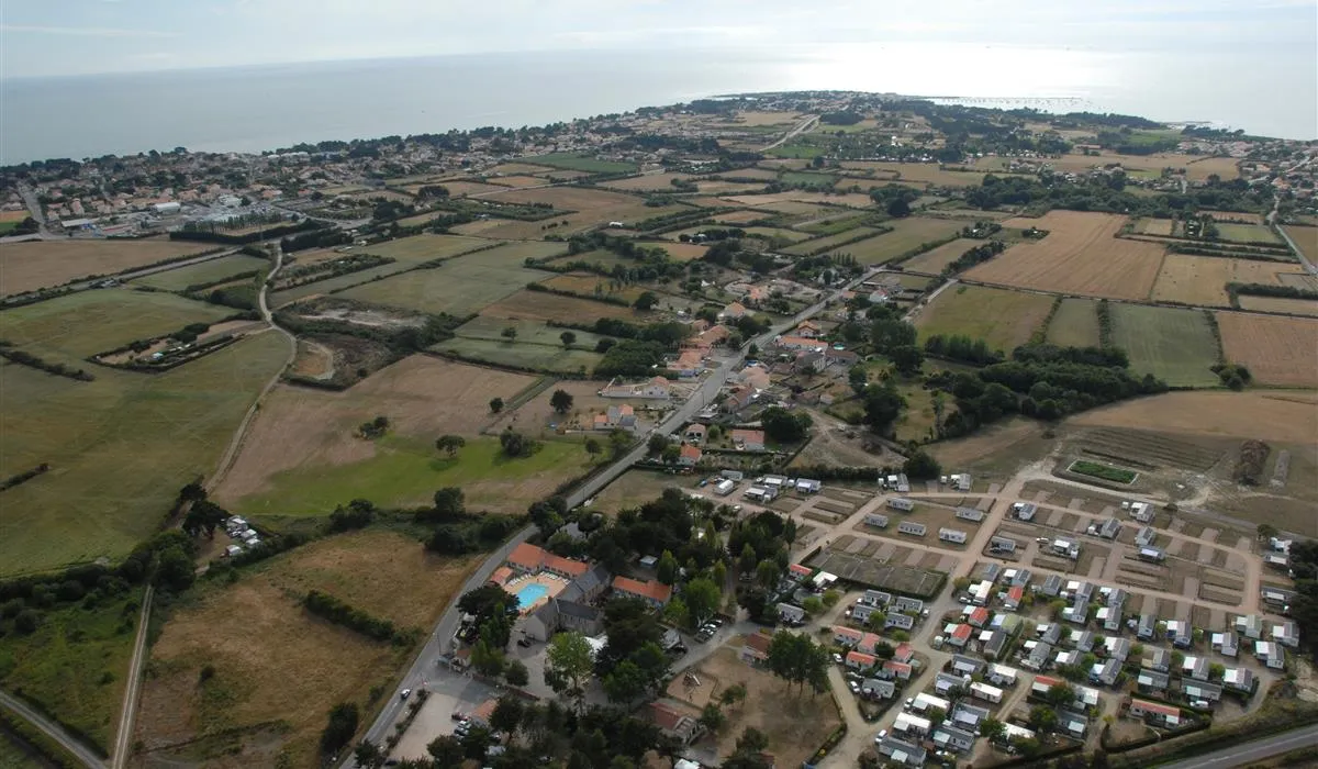 camping-municipal-mehun-sur-yevre-7g9dr