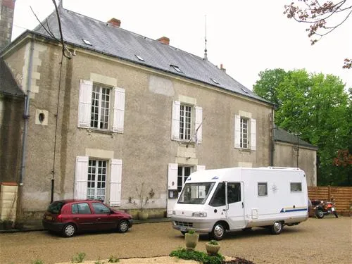 castel-le-petit-trianon-de-saint-ustre-ingrandes-sur-vienne-kbtj0