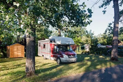 castel-le-parc-de-fierbois-ste-catherine-de-fierbois-y3bf8