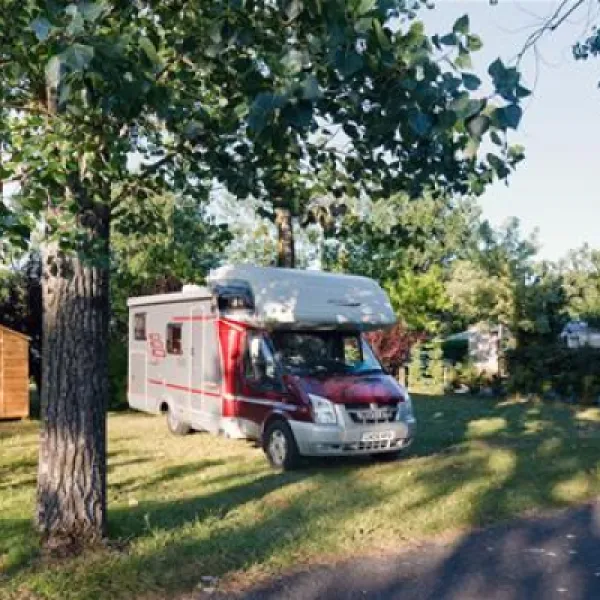 castel-le-parc-de-fierbois-ste-catherine-de-fierbois-y3bf8