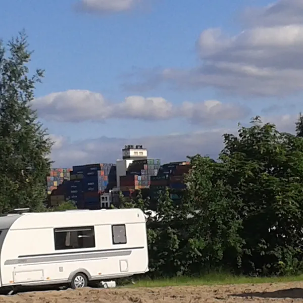 Elbe Camp