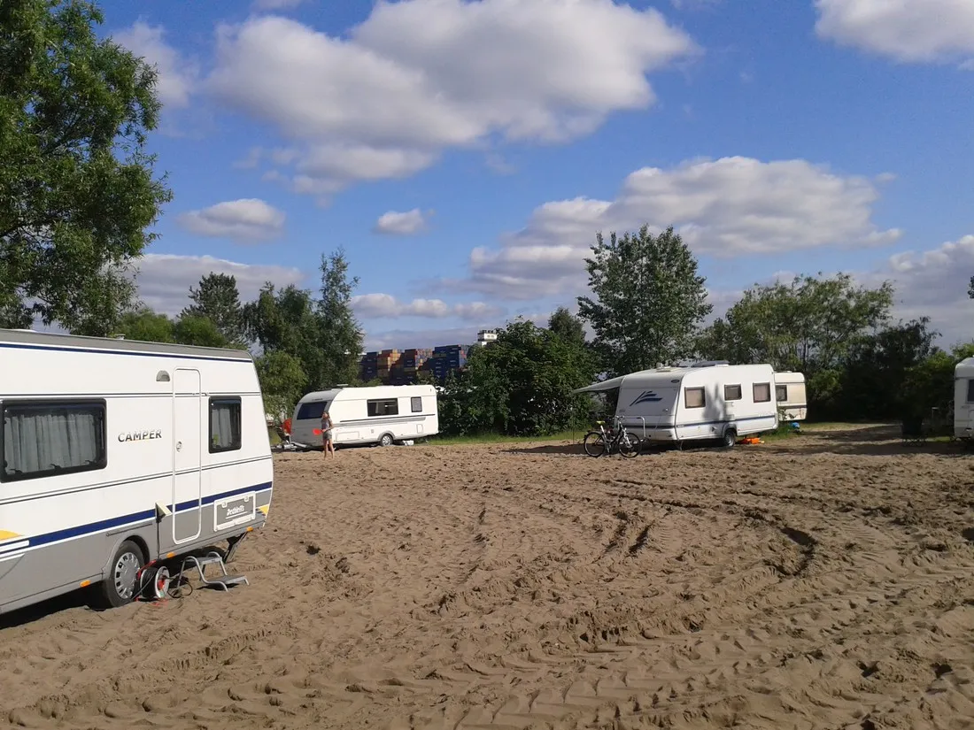 elbe-camp-hamburg-qrt0b