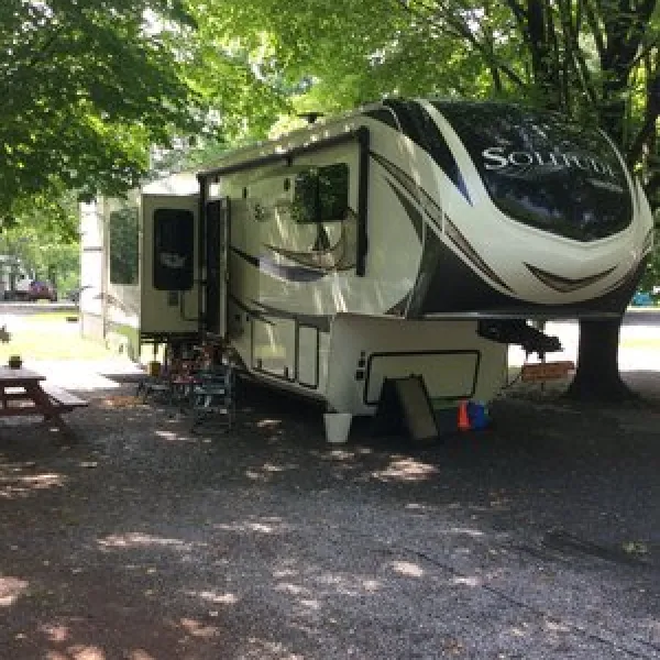 pinch-pond-family-campground-manheim-ogqk3