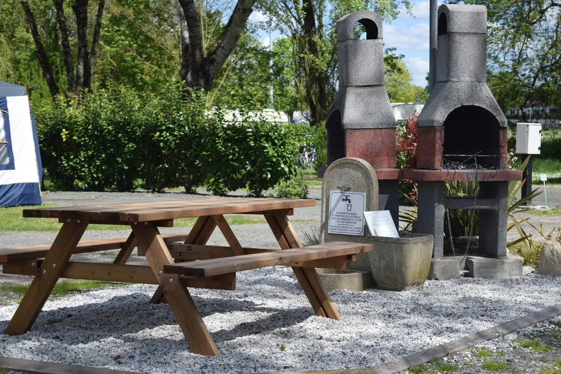 camping-de-la-geres-surgeres-ojjoe