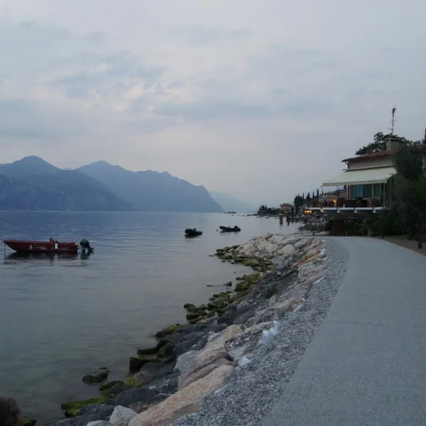 primavera-brenzone-sul-garda-k4ueb