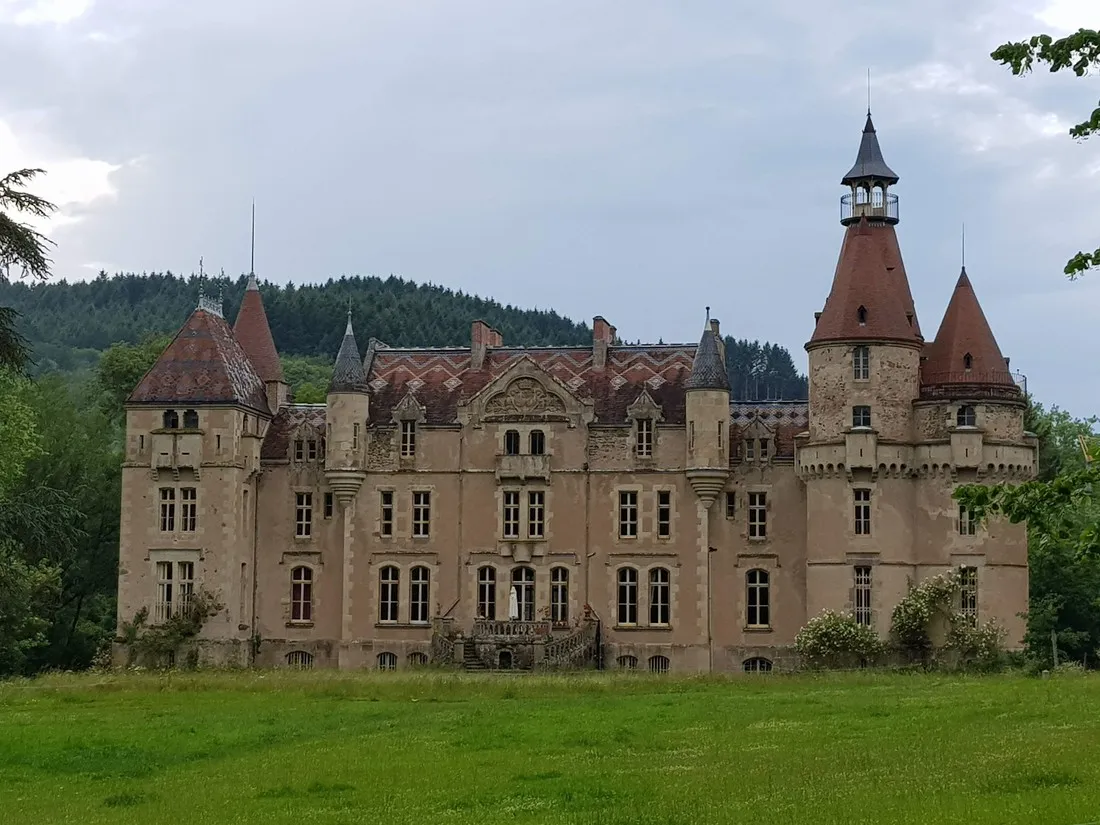 chateau-de-valogne-sommant-epxen