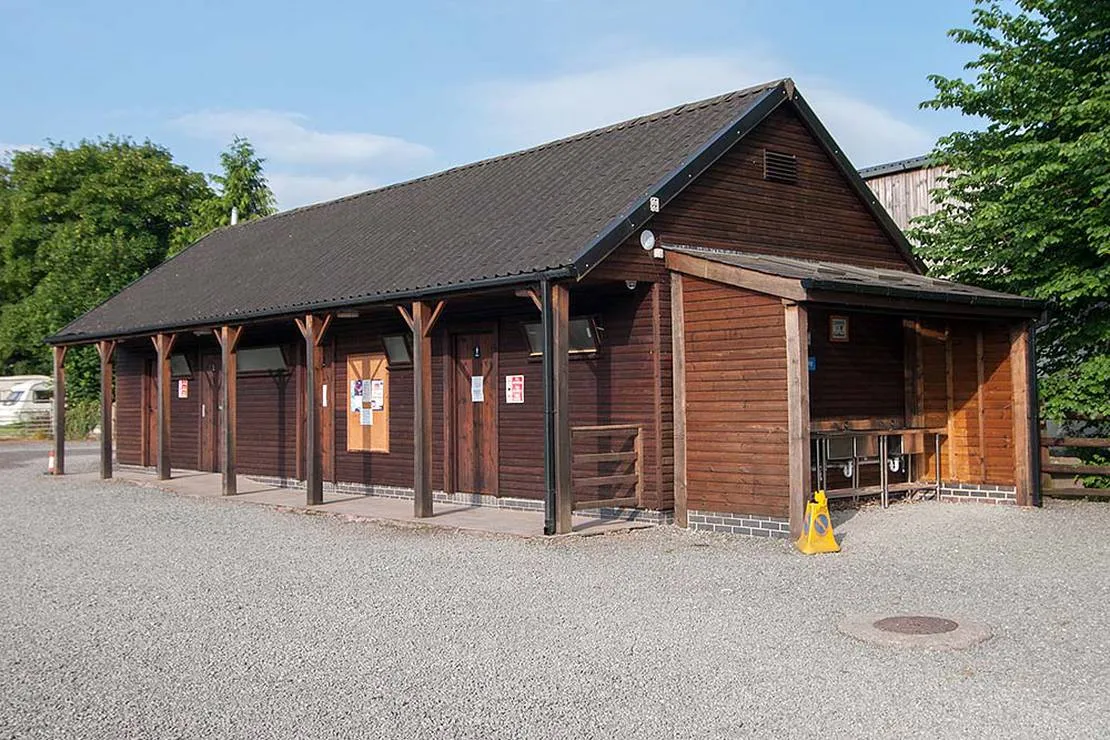talybont-farm-caravan-powys-5q9fq
