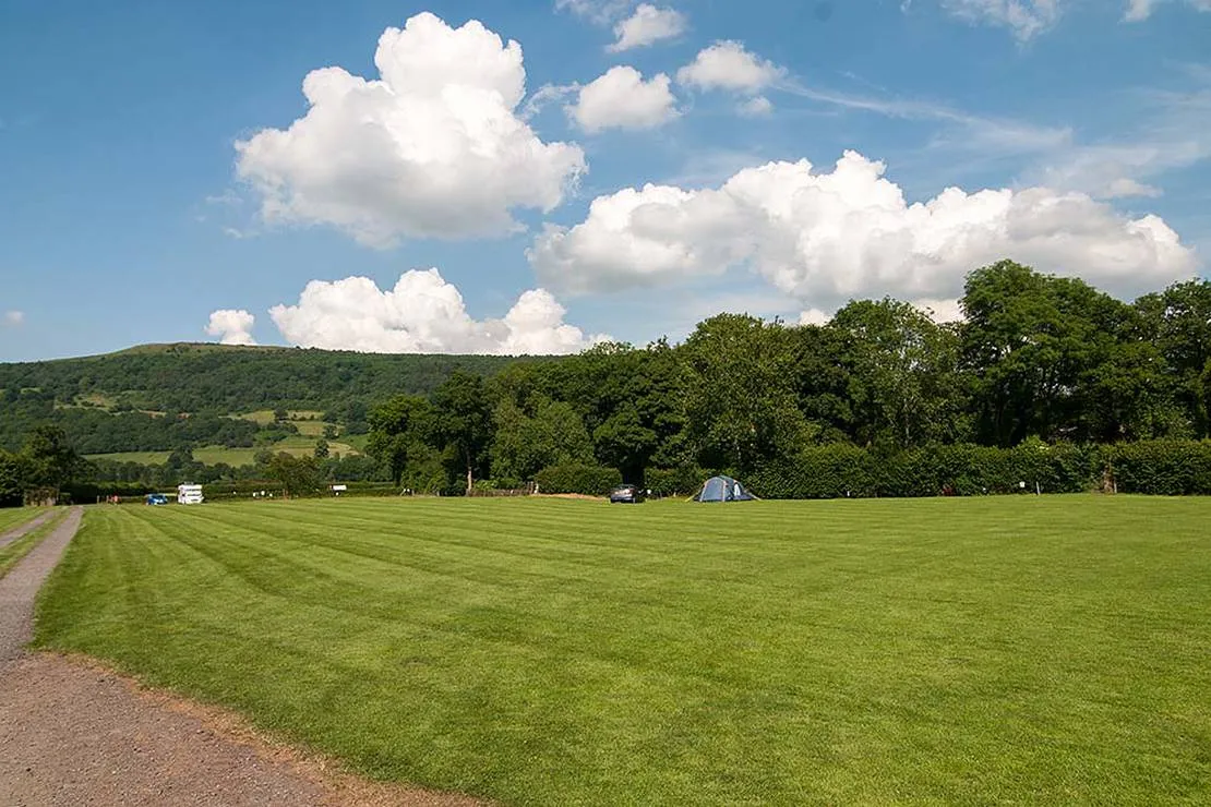 talybont-farm-caravan-powys-7xcar