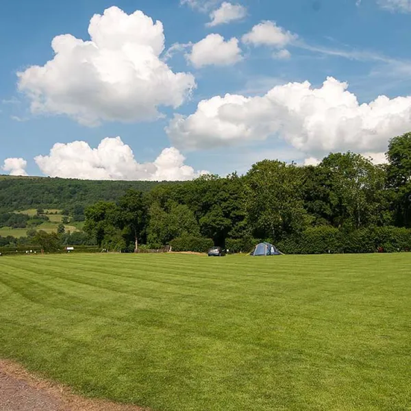 talybont-farm-caravan-powys-7xcar