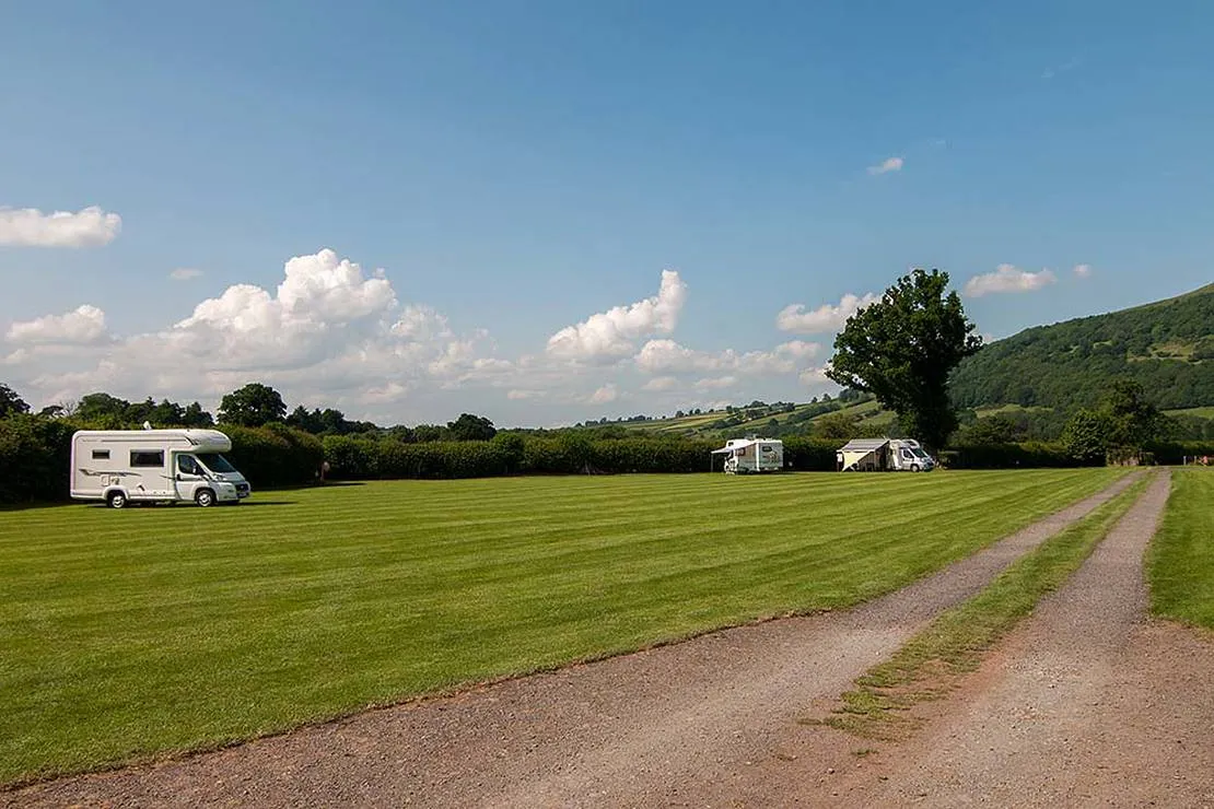 talybont-farm-caravan-powys-baslc