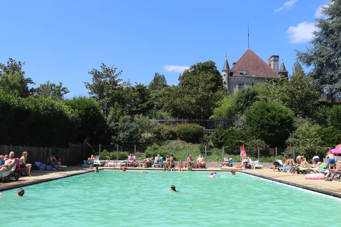 dordogne-chateau-le-verdoyer-champs-romain-qenbj