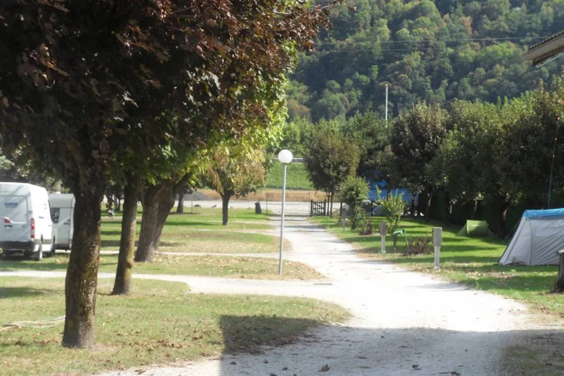 camping-le-tarin-la-bathie-dog7z
