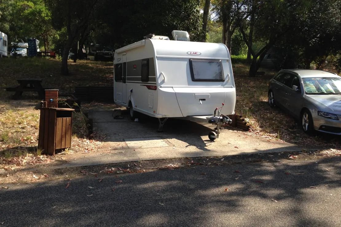 lisboa-camping-bungalows-monsanto-0yegn