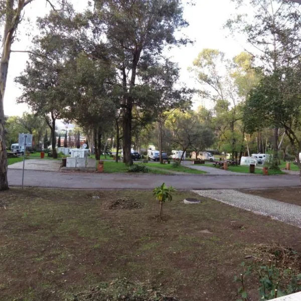 lisboa-camping-bungalows-monsanto-xvwjk