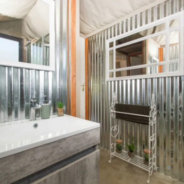 idwala-le-ingwe-tent-hekpoort-7gjqo