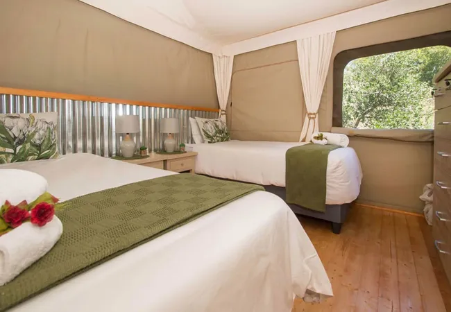 idwala-le-ingwe-tent-hekpoort-azmnu