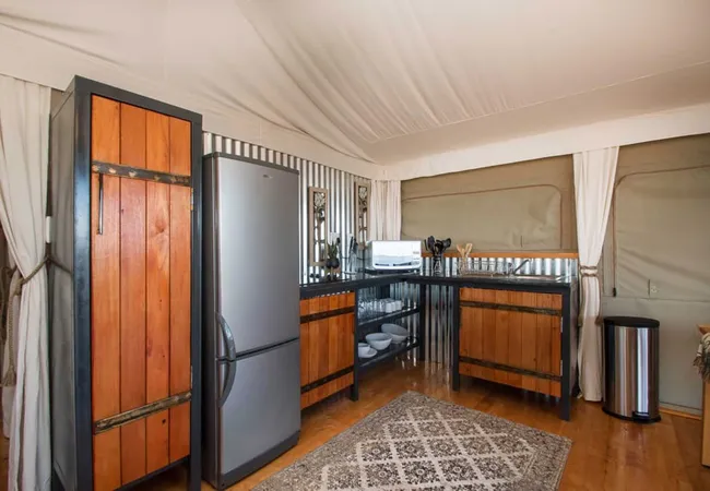 idwala-le-ingwe-tent-hekpoort-brsik