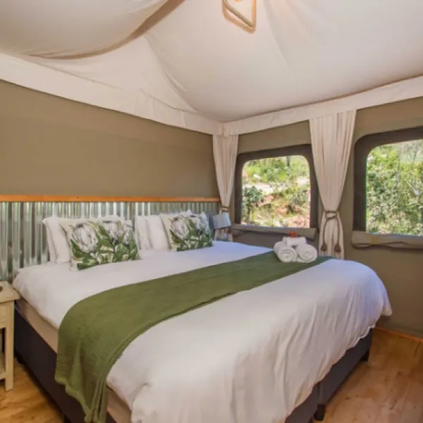 idwala-le-ingwe-tent-hekpoort-m0wli