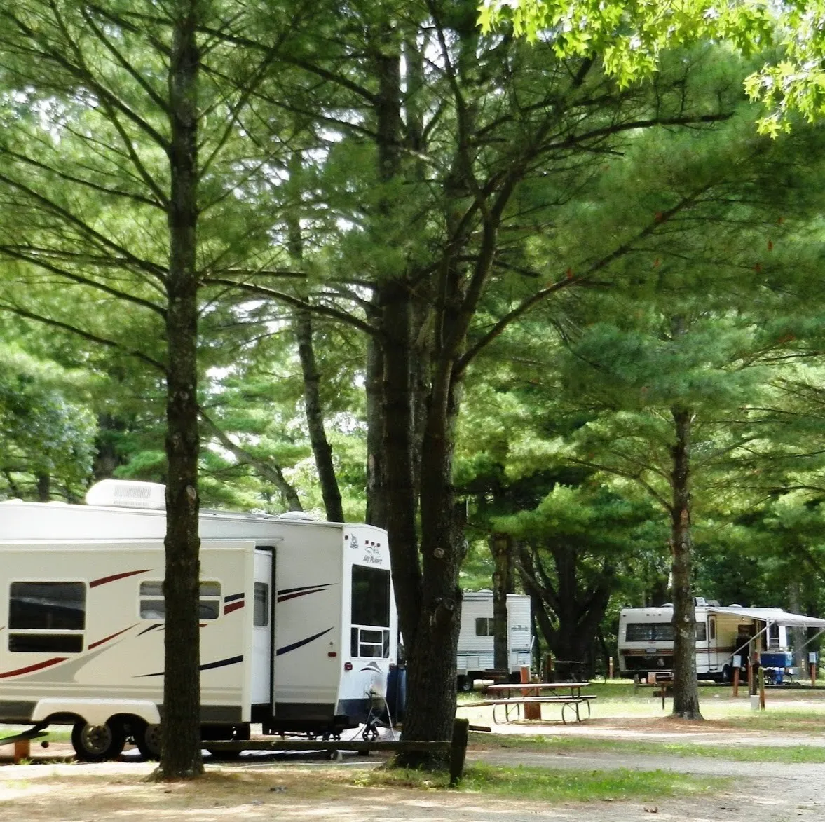 woods-and-water-rv-park-white-cloud-kql3y