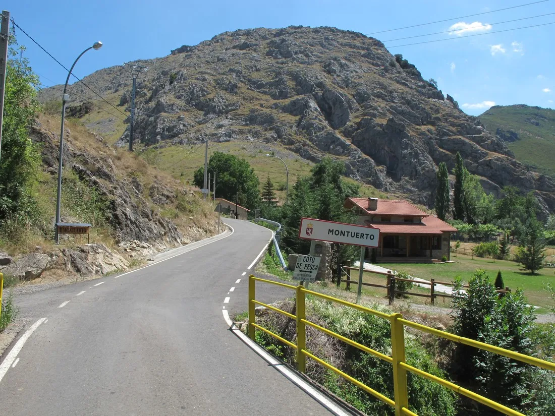 las-cuevas-montuerto-uvrnv
