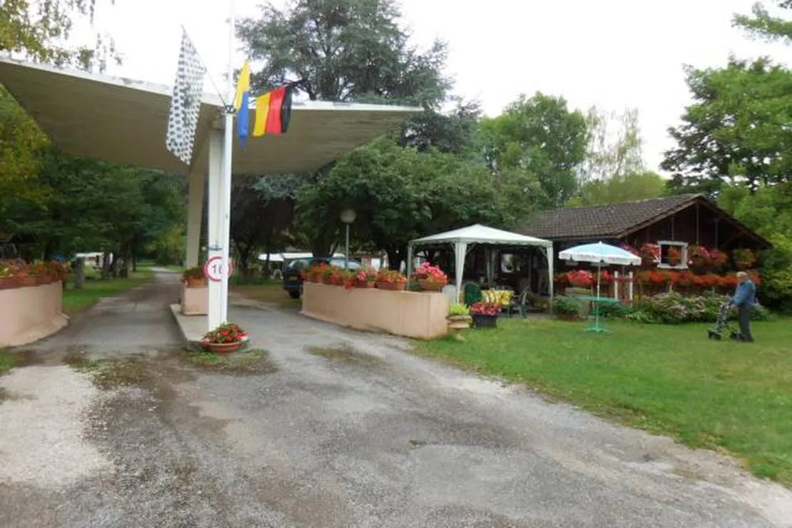 camping-le-lac-noir-thonon-les-bains-q16zw
