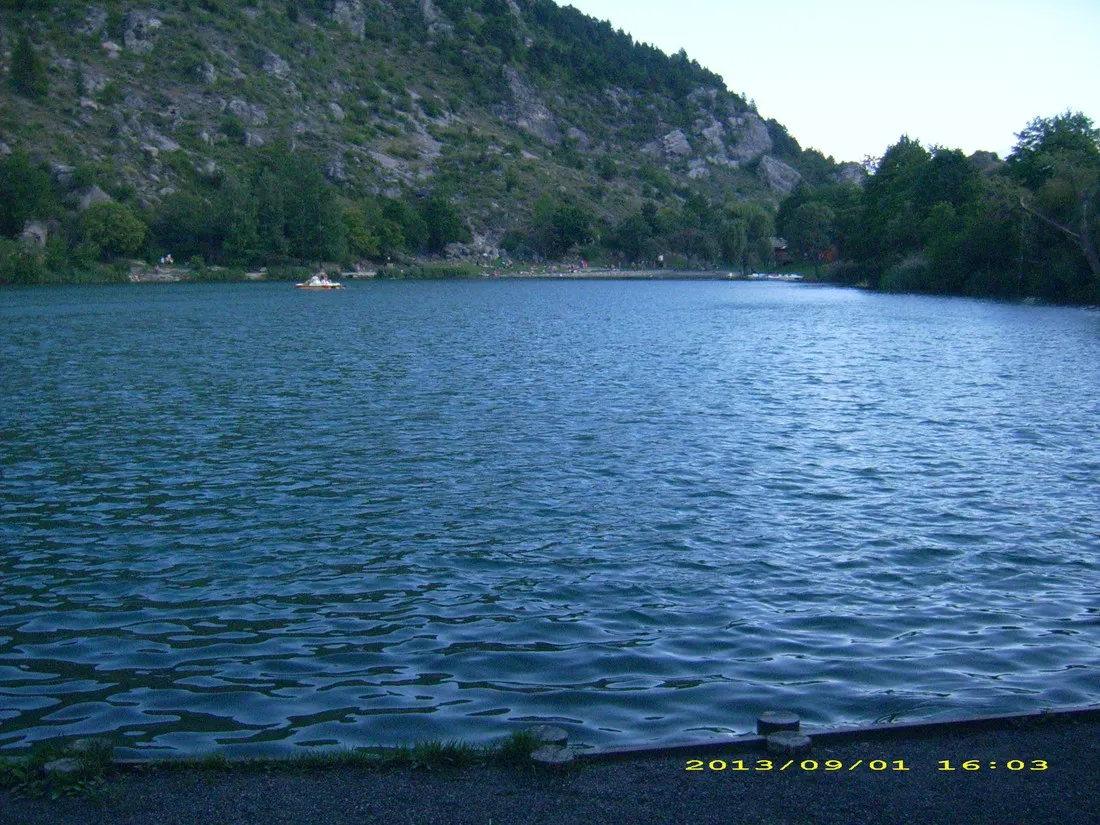 municipal-le-lac-la-roche-de-rame-pkdja