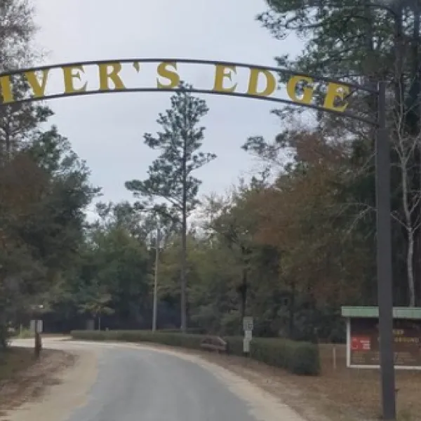 rivers-edge-rv-campground-holt-fjjak