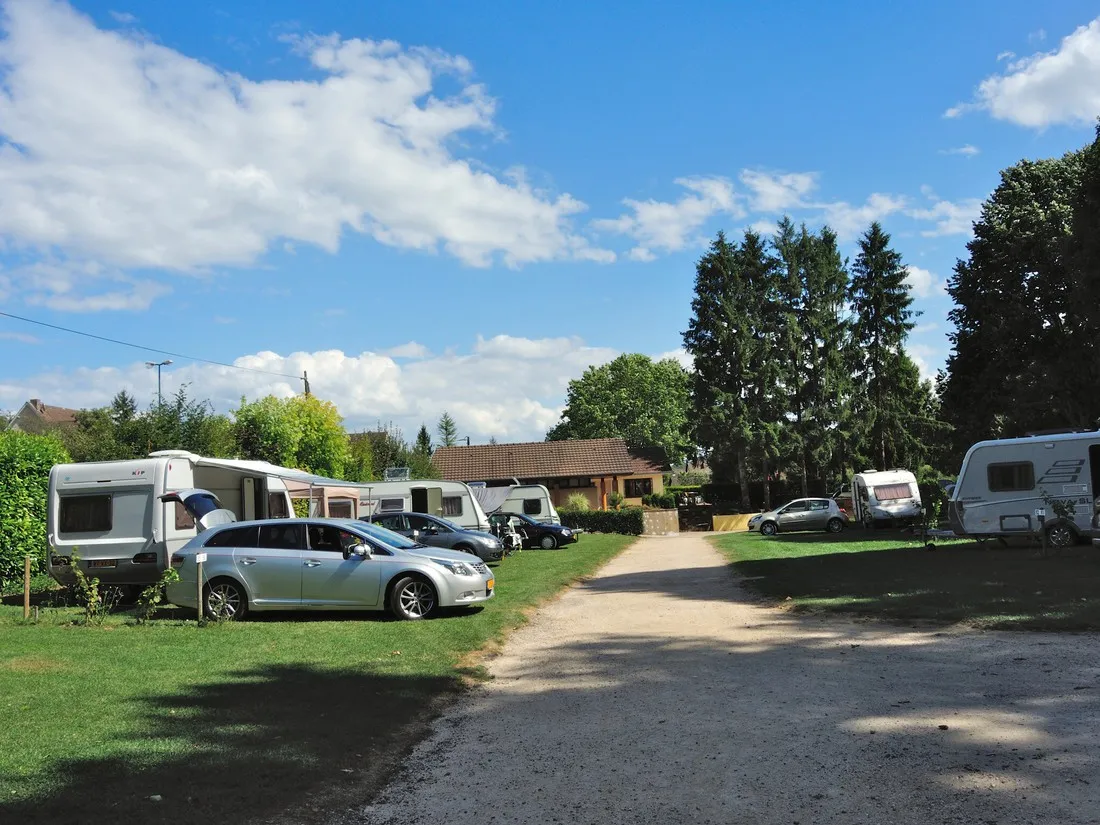 camping-les-premiers-pres-savigny-les-beaune-ec1mx