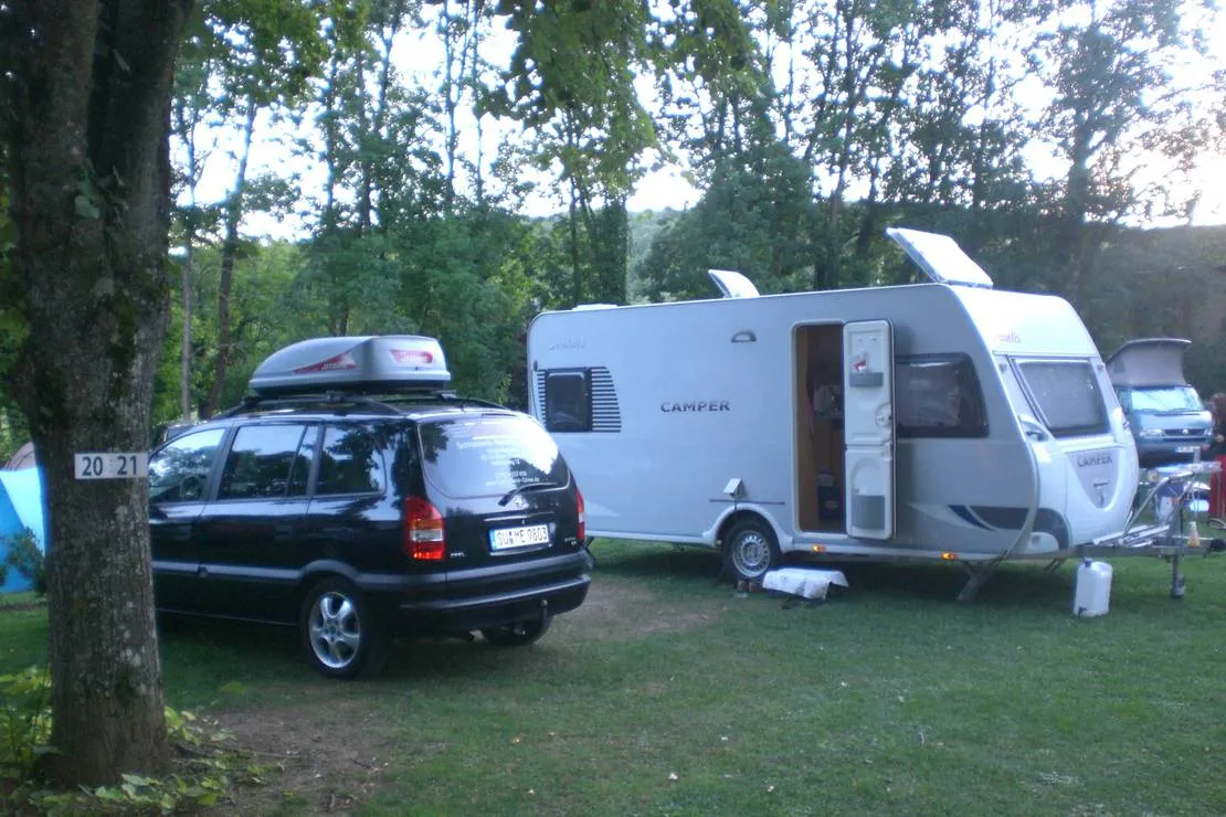 camping-les-premiers-pres-savigny-les-beaune-zjkcf