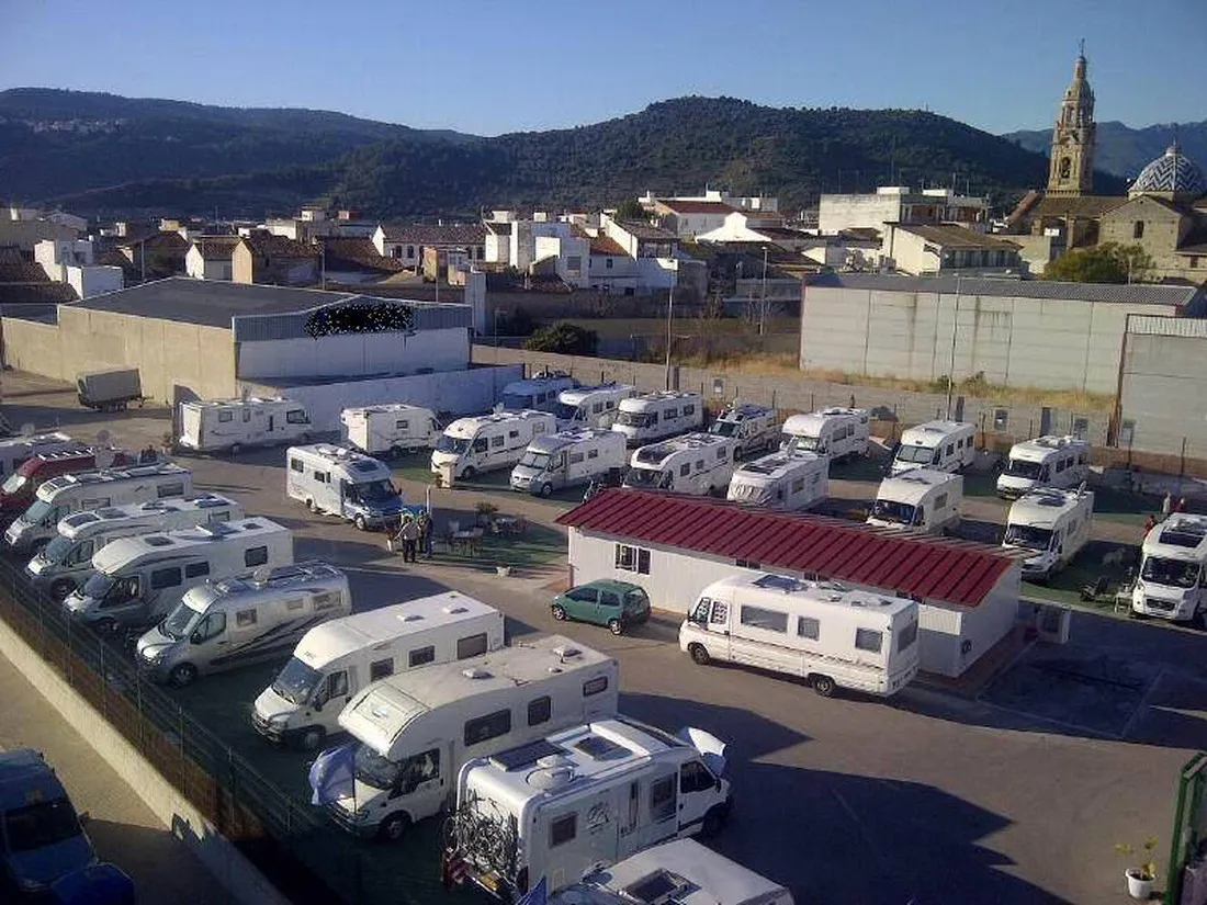 camper-park-km-zero-alqueria-de-la-condesa-c7xnr