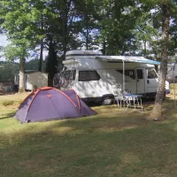 camping-de-la-meteorite-rochechouart-qc9tw
