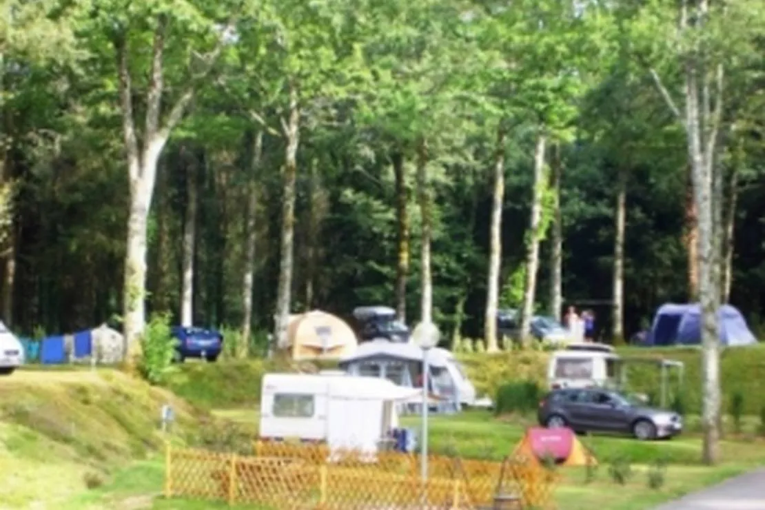 camping-de-la-meteorite-rochechouart-shhpz