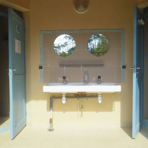 camping-municipal-les-pouverels-cotignac-wao6v