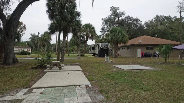 thousand-palms-rv-resort-lake-panasoffkee-p2jvb
