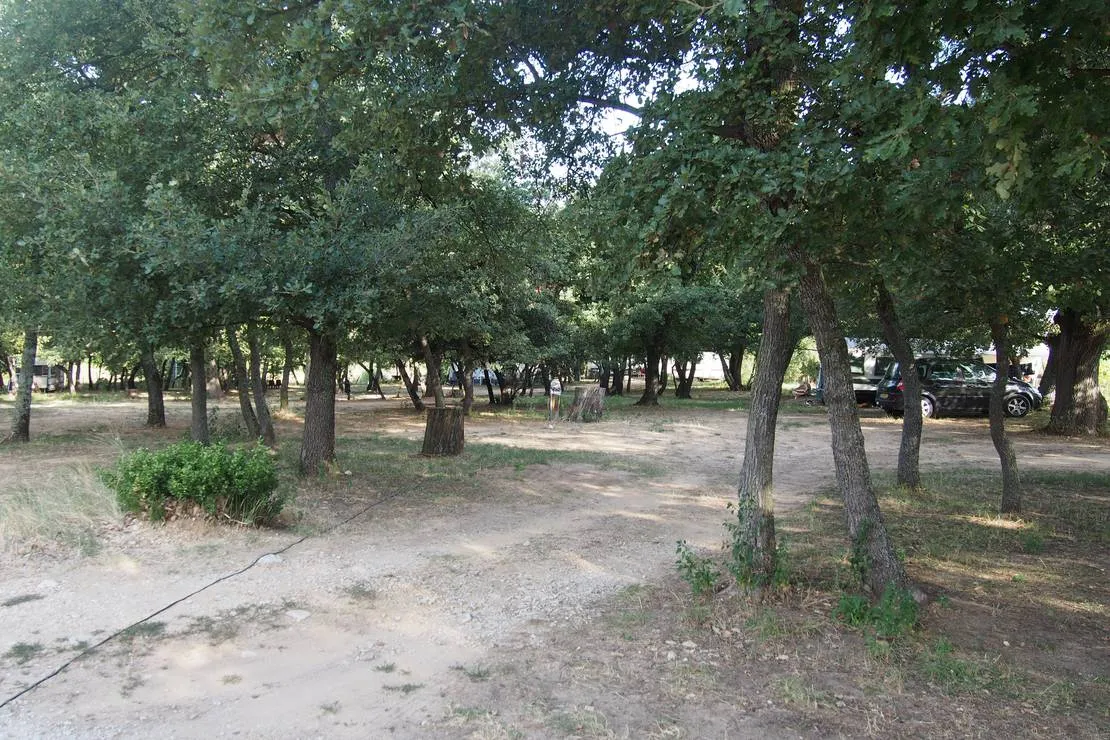 camping-les-boudougnes-oppede-2yebe