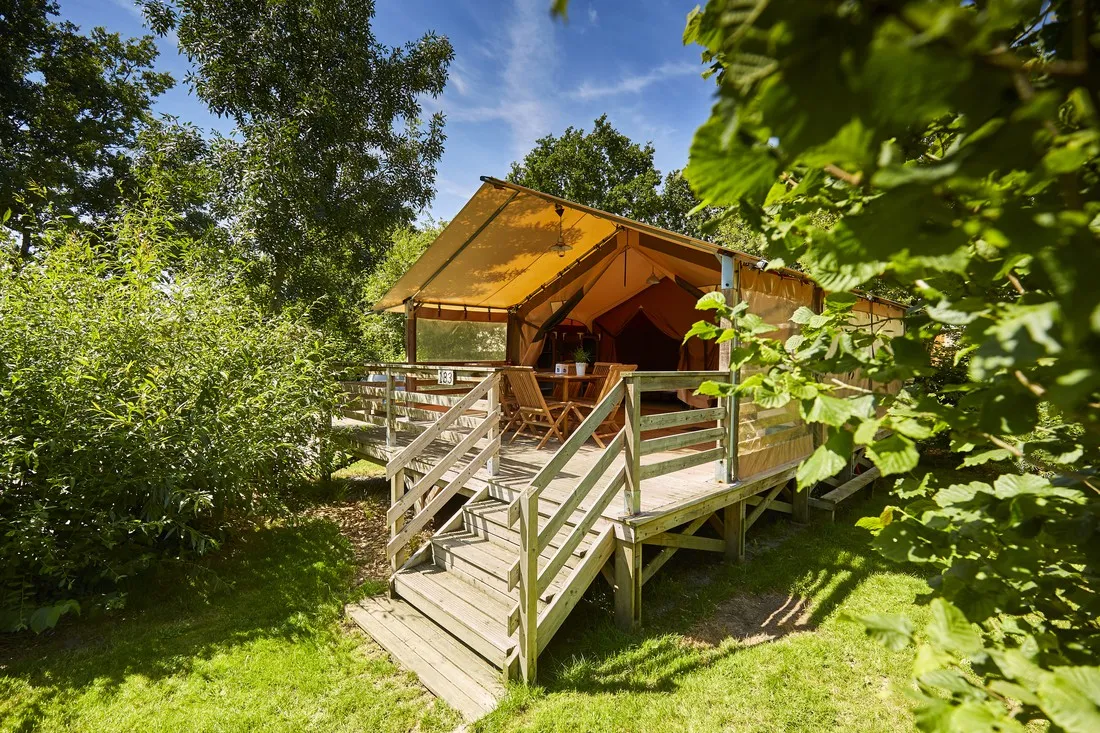 flower-camping-du-lac-de-la-chausseliere-la-guyonniere-zm7ah