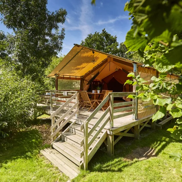 flower-camping-du-lac-de-la-chausseliere-la-guyonniere-zm7ah