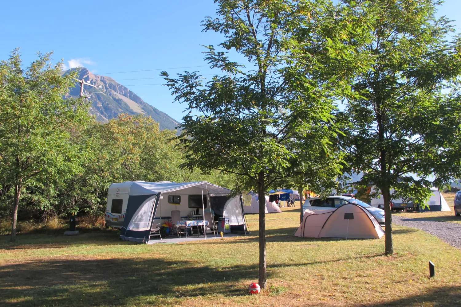 les-eygas-chateauroux-les-alpes-hyfkq