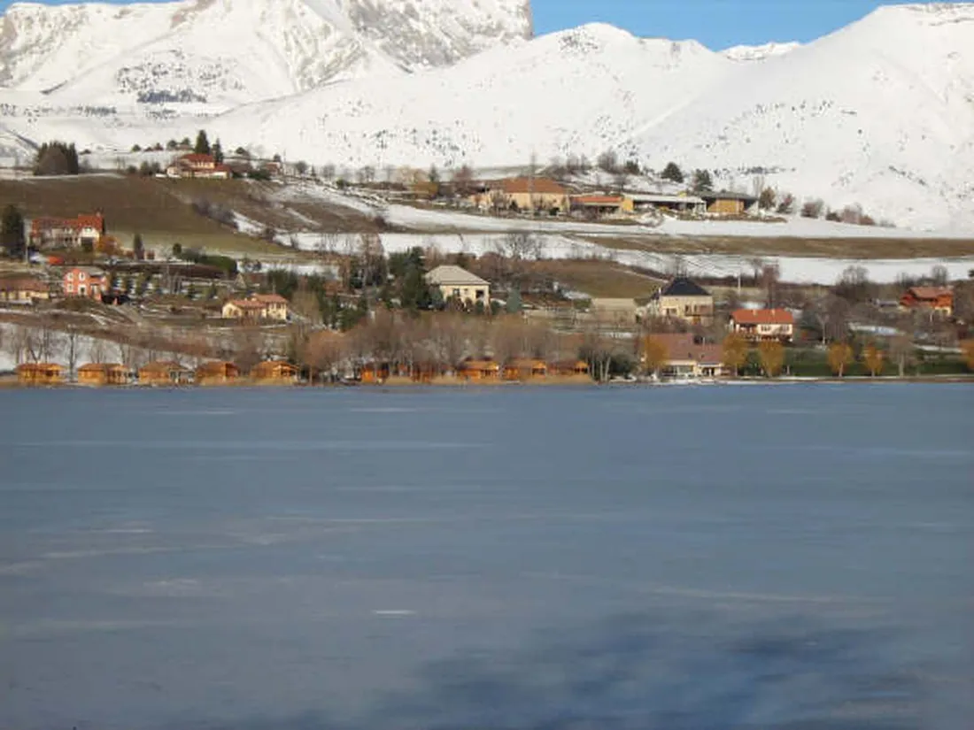 la-motte-flottante-la-freissinouse-ok8rj