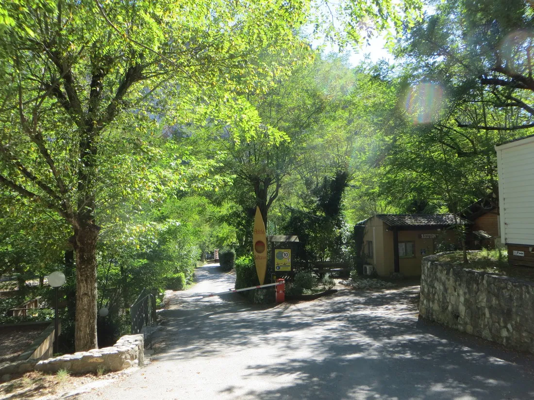 la-rouviere-vallon-pont-darc-ardeche-tgxnp