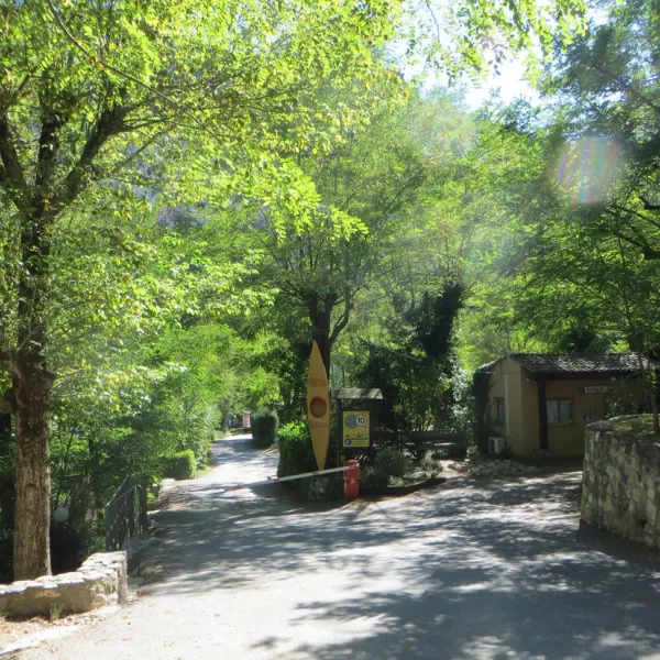 la-rouviere-vallon-pont-darc-ardeche-tgxnp