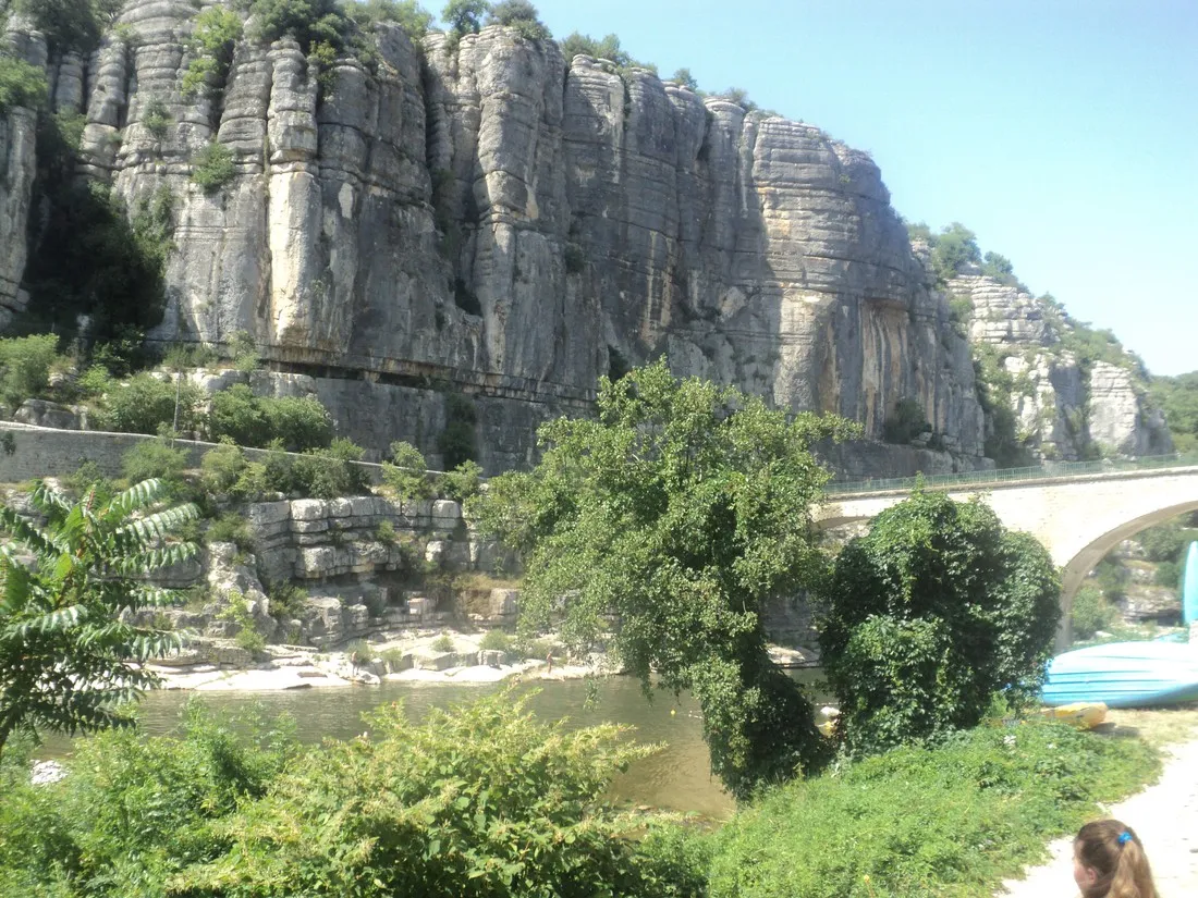 du-pont-pradons-ardeche-d2zjt