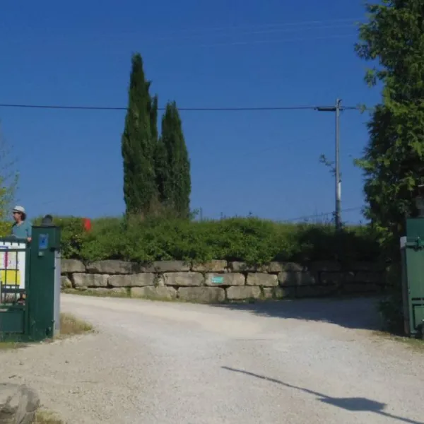 camping-domaine-beausejour-la-balme-les-grottes-nrpwh