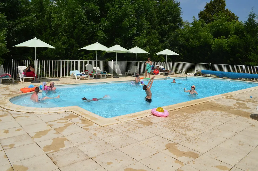 les-jardins-de-labbaye-le-buisson-de-cadouin-dordogne-2a7z5